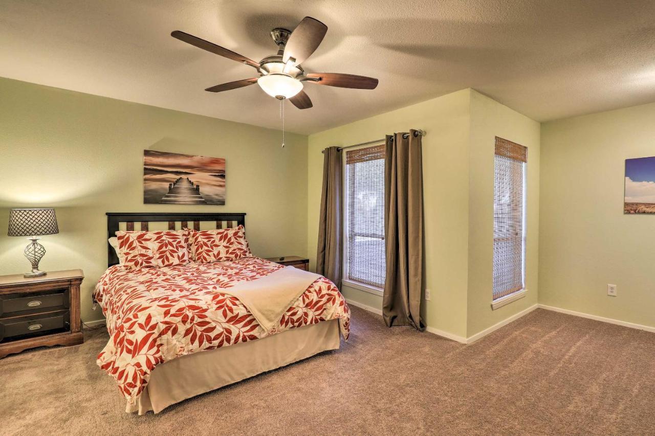 Granbury Getaway With Lake Views 2 Mi To Downtown! Luaran gambar
