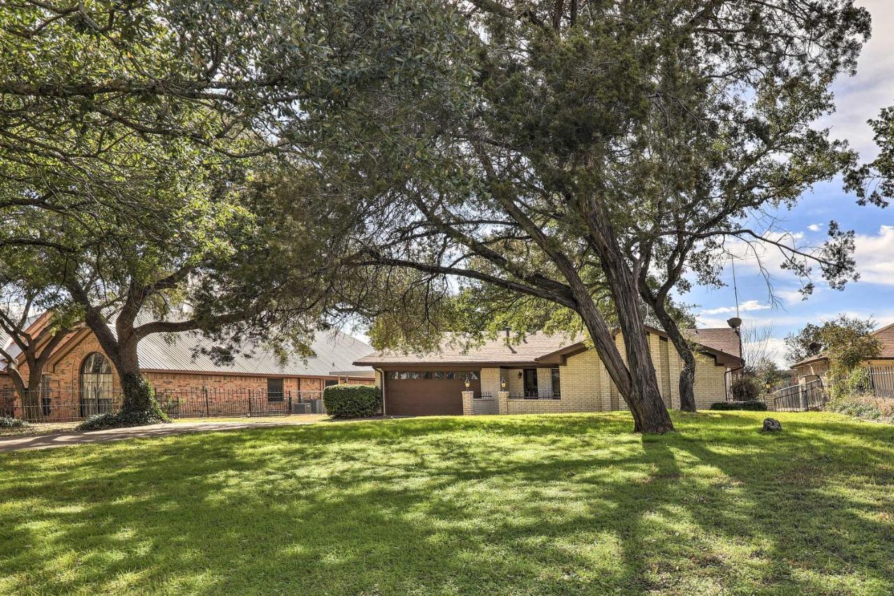 Granbury Getaway With Lake Views 2 Mi To Downtown! Luaran gambar